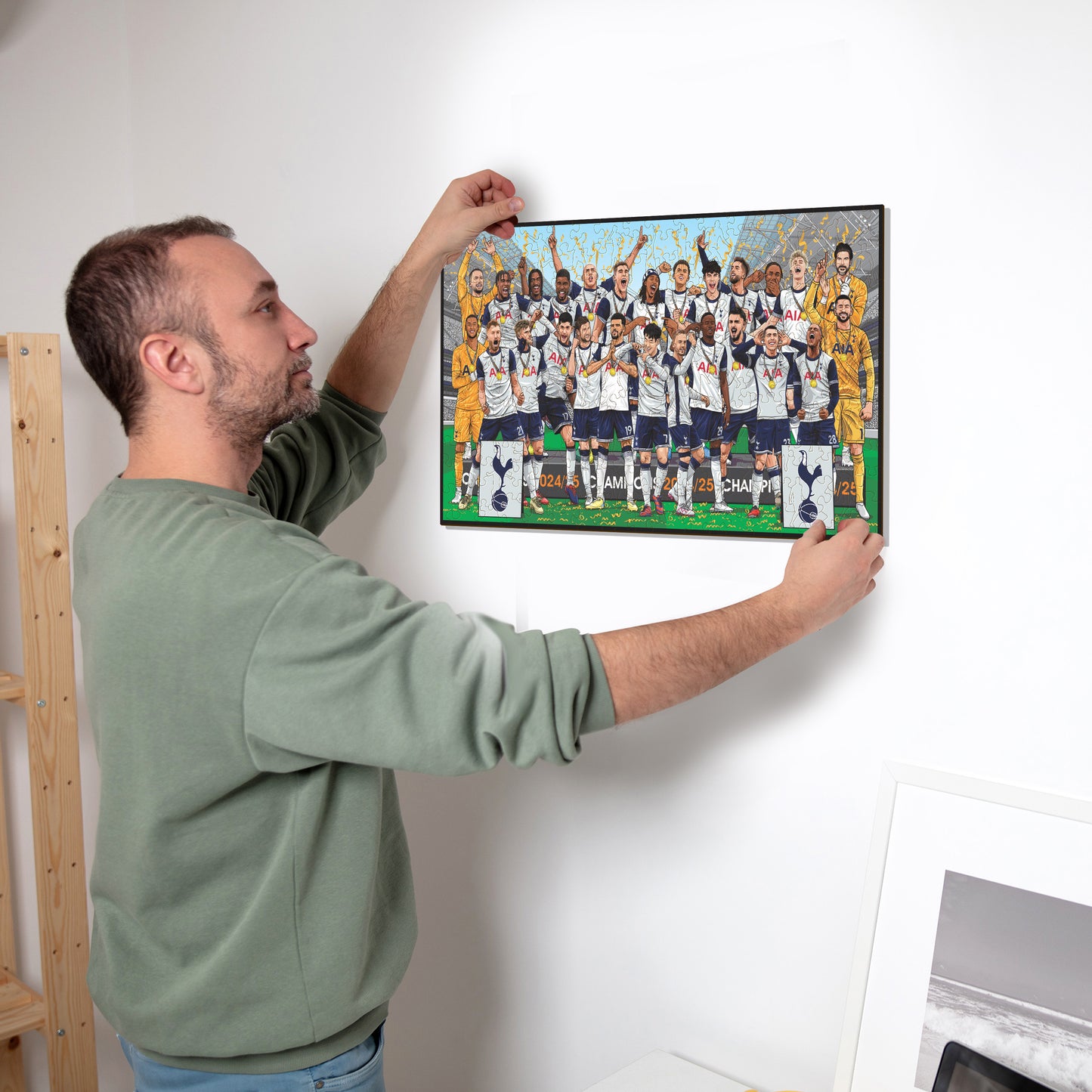 Tottenham Hotspur FC® 2024/25 Team Europa-League-Sieger – Holzpuzzle