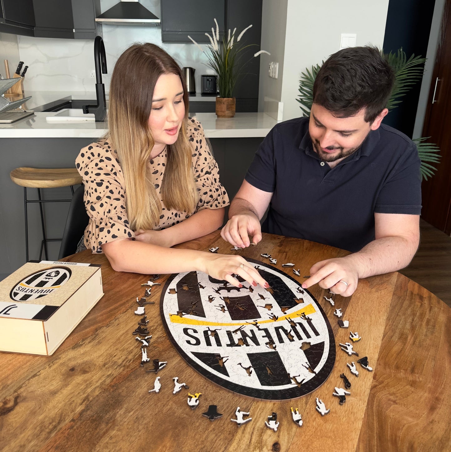 Juventus FC® Retro Logo - Holzpuzzle