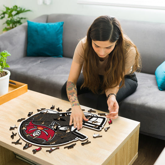 Tampa Bay Buccaneers™ Helm - Holzpuzzle